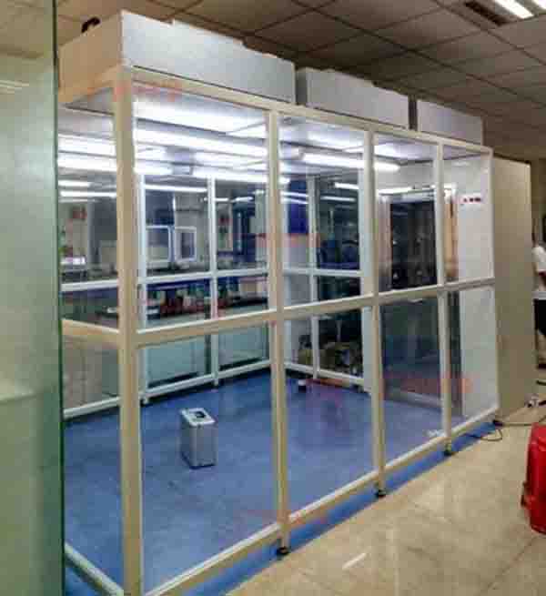 潔凈棚與風(fēng)淋室安裝檢測現(xiàn)場 潔凈棚與風(fēng)淋室安裝檢測現(xiàn)場